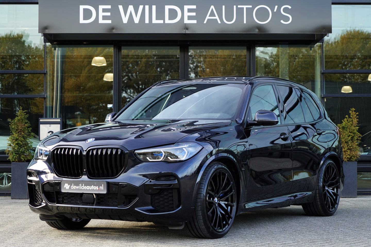 BMW X5 - xDrive45e M-sport 394pk M-seats Bowers&Wilkins Pano 4-wielsturing Laser Head-up - AutoWereld.nl