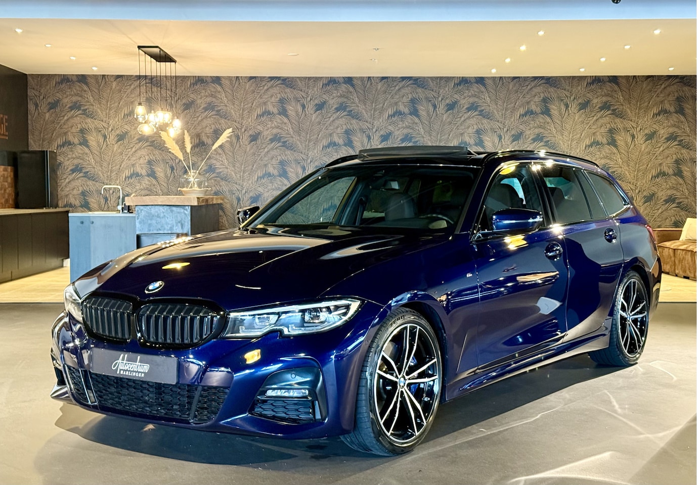 BMW 3-serie Touring - 330i High Exe I M-Sport I Pano I Individual - AutoWereld.nl