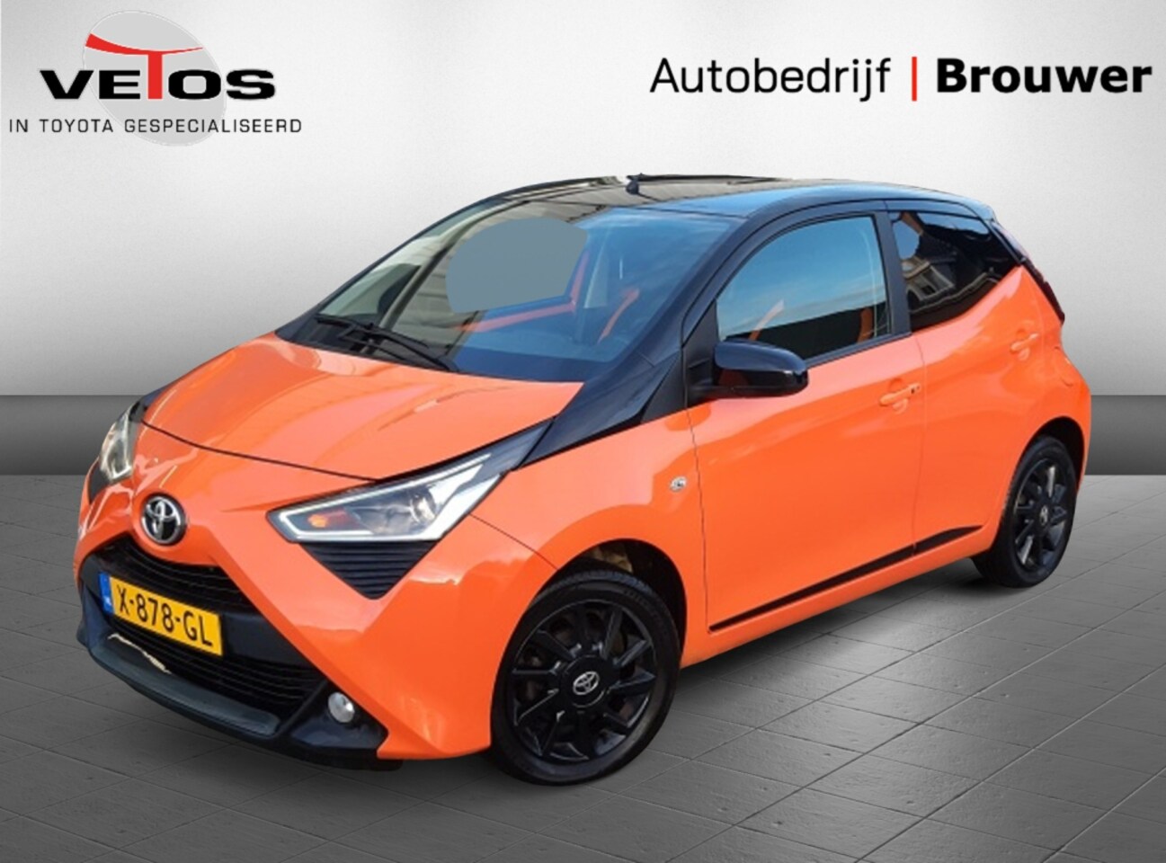 Toyota Aygo - 1.0 VVT-i x-play Orange Automaat - AutoWereld.nl