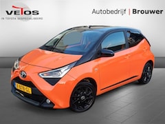 Toyota Aygo - 1.0 VVT-i x-play Orange Automaat