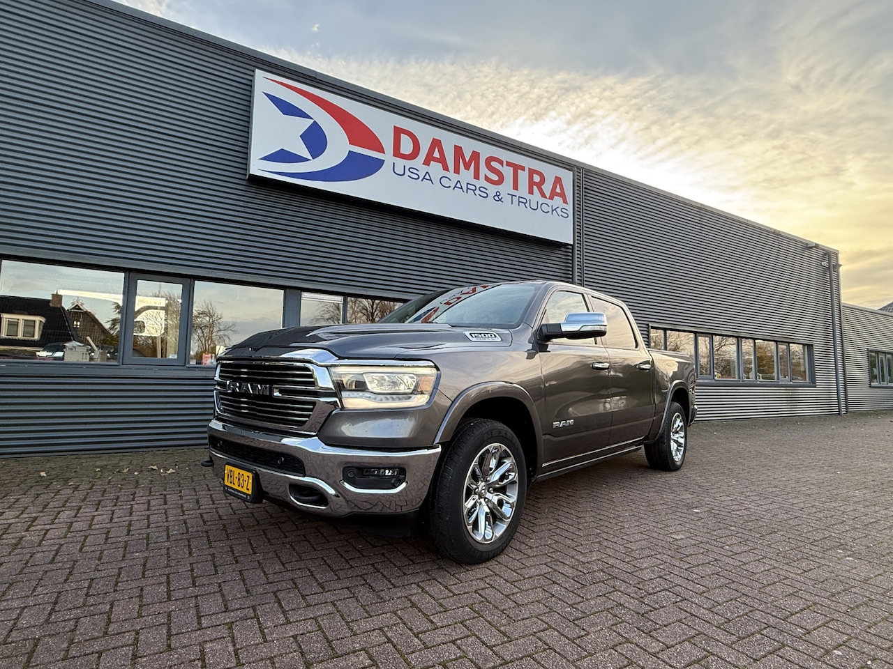 Dodge Ram 1500 - 5.7 V8 4x4 Crew Cab Laramie 6 persoons - AutoWereld.nl