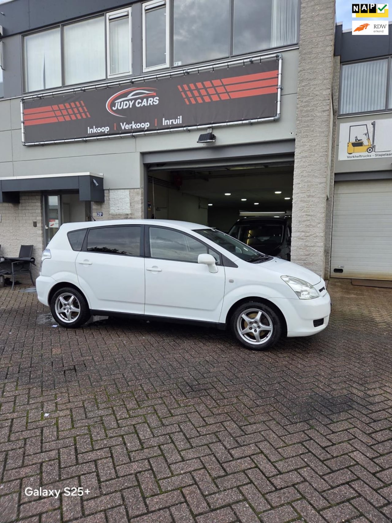 Toyota Verso - 1.6 VVT-i Terra 1.6 VVT-i Terra - AutoWereld.nl
