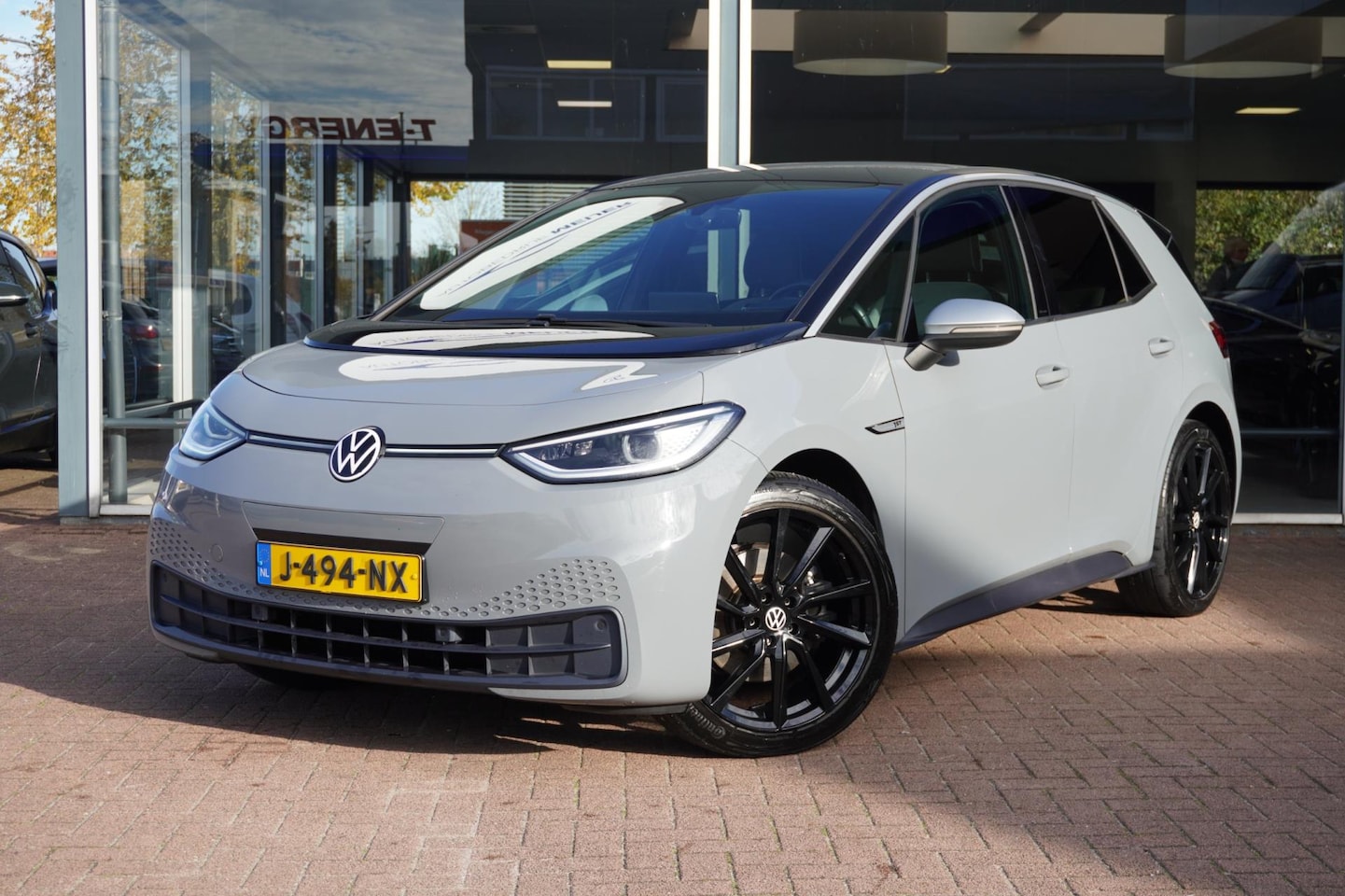 Volkswagen ID.3 - First Plus 58 kWh Automaat | Navigatie | Vol opties | Lm velgen | Camera | Inruil mogelijk - AutoWereld.nl