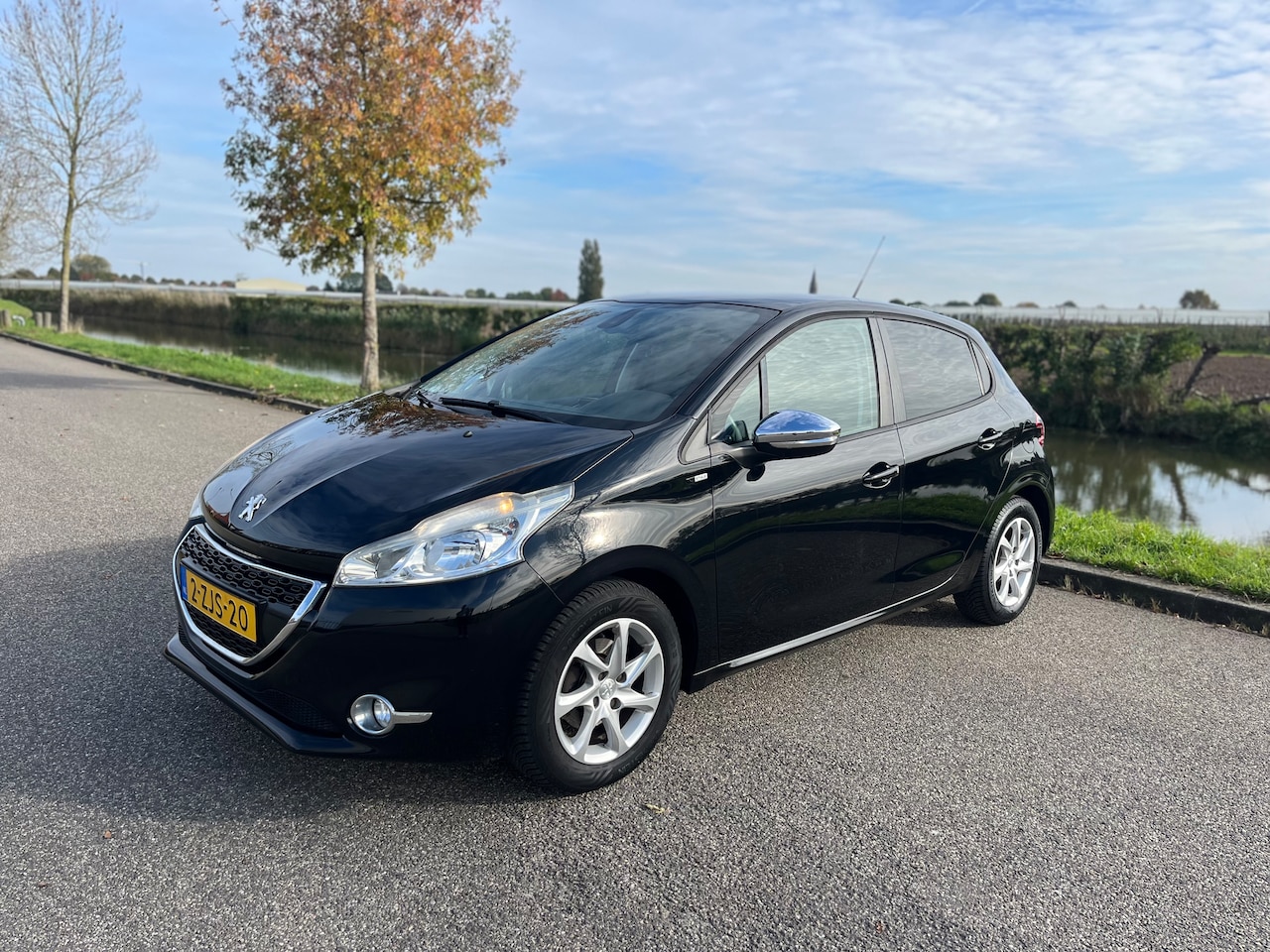 Peugeot 208 - 1.2 PureTech Style Pack . - AutoWereld.nl