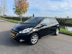 Peugeot 208 - 1.2 PureTech Style Pack .