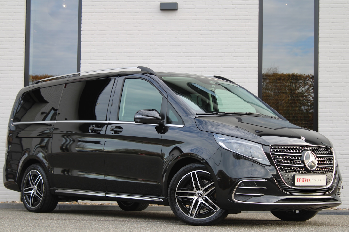 Mercedes-Benz V-klasse - 300d / DC / AMG / Elec Stoelen / 360 Cam / 2x Elec Schuifdeur / Burmester / Vol Opties / N - AutoWereld.nl