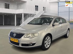 Volkswagen Passat - 1.9 TDI Comfortline 2010 Airco Navi