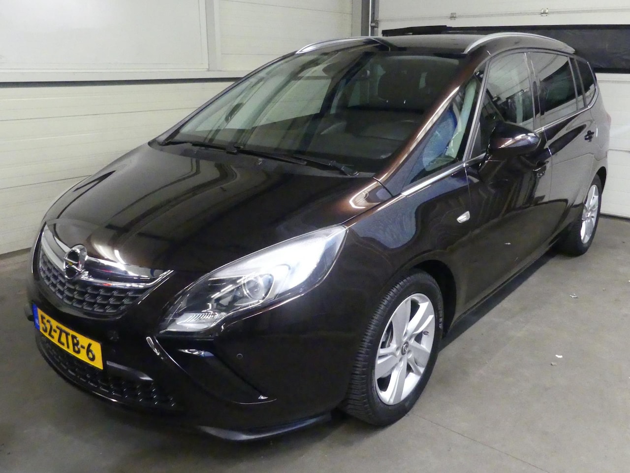 Opel Zafira Tourer - 1.4 Cosmo - Navigatie - Keurig Onderhouden - AutoWereld.nl