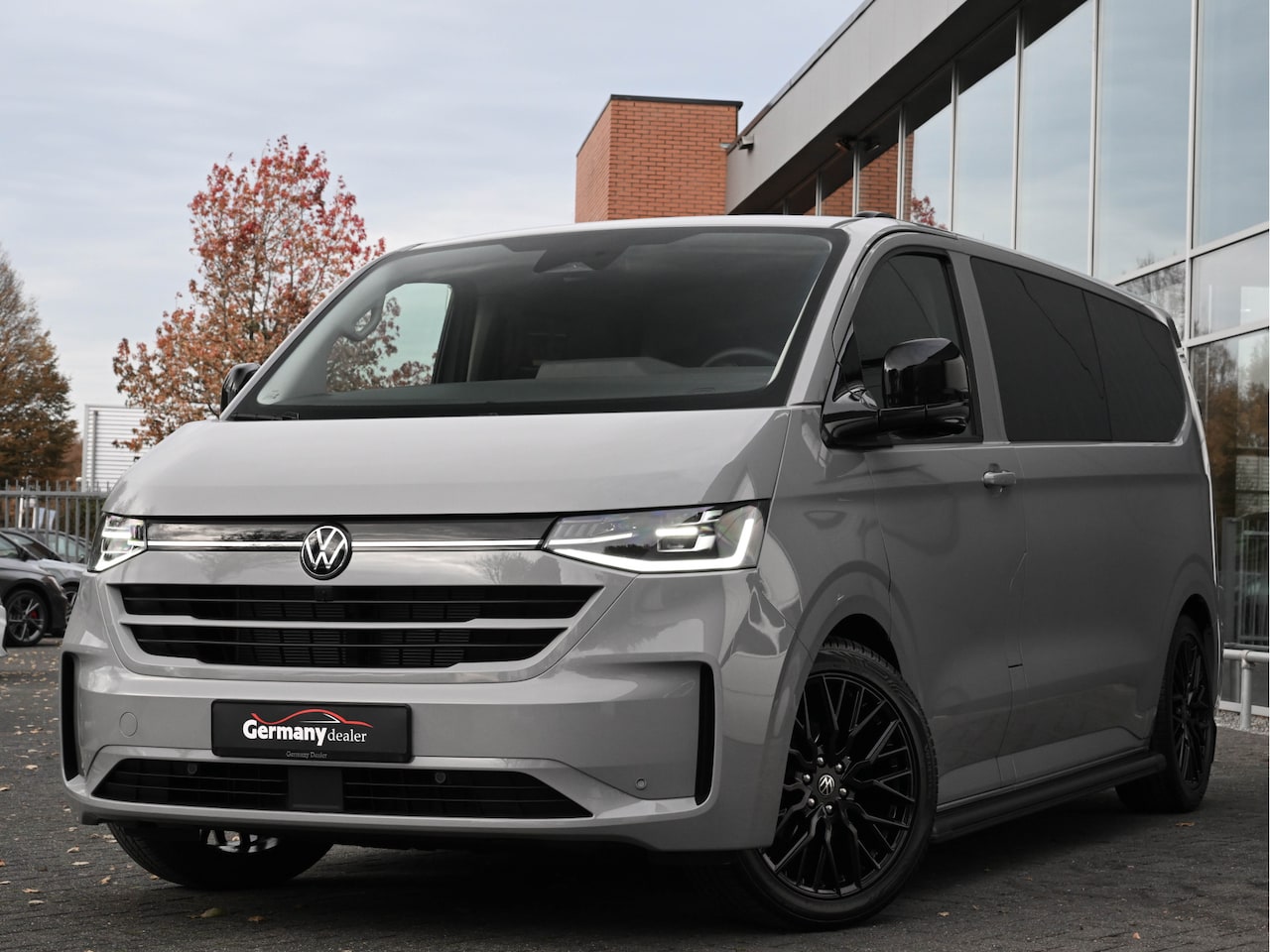 Volkswagen Transporter - 2.0TDI L2H1 30 Bulli 170pk Stone Grey iQ-Light Standkachel 360-cam - AutoWereld.nl
