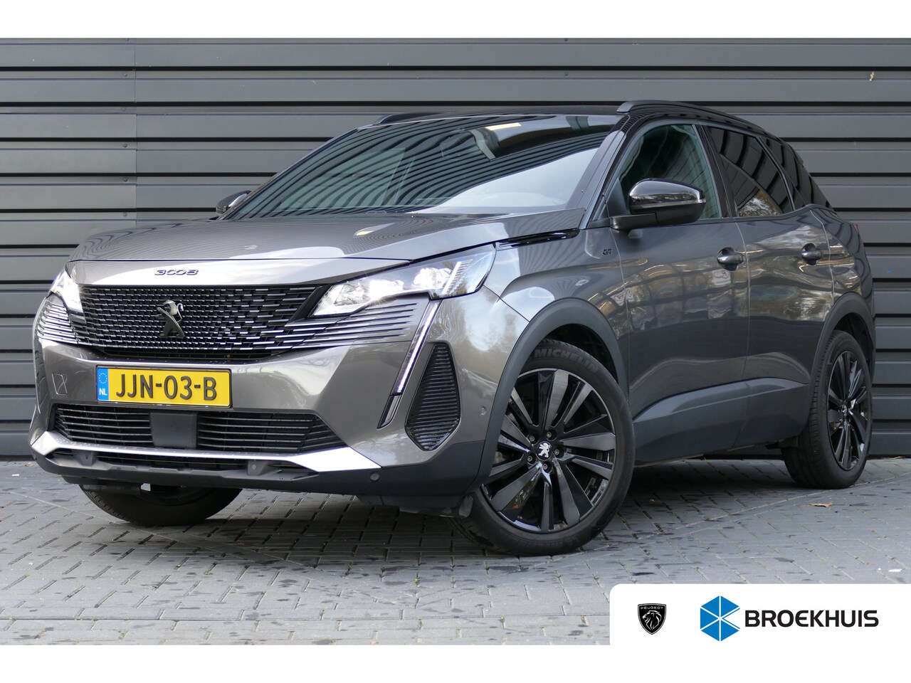 Peugeot 3008 - 1.2 PURETECH 130PK GT BLACK PACK AUTOMAAT / NAVI / CLIMA / PDC / 19"LMV / CAMERA / BLACK P - AutoWereld.nl