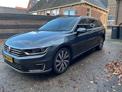 Volkswagen Passat Variant - 1.4 TSI GTE Connected Series Plus Panorama dak , donkere hemel, virtual cockpit,