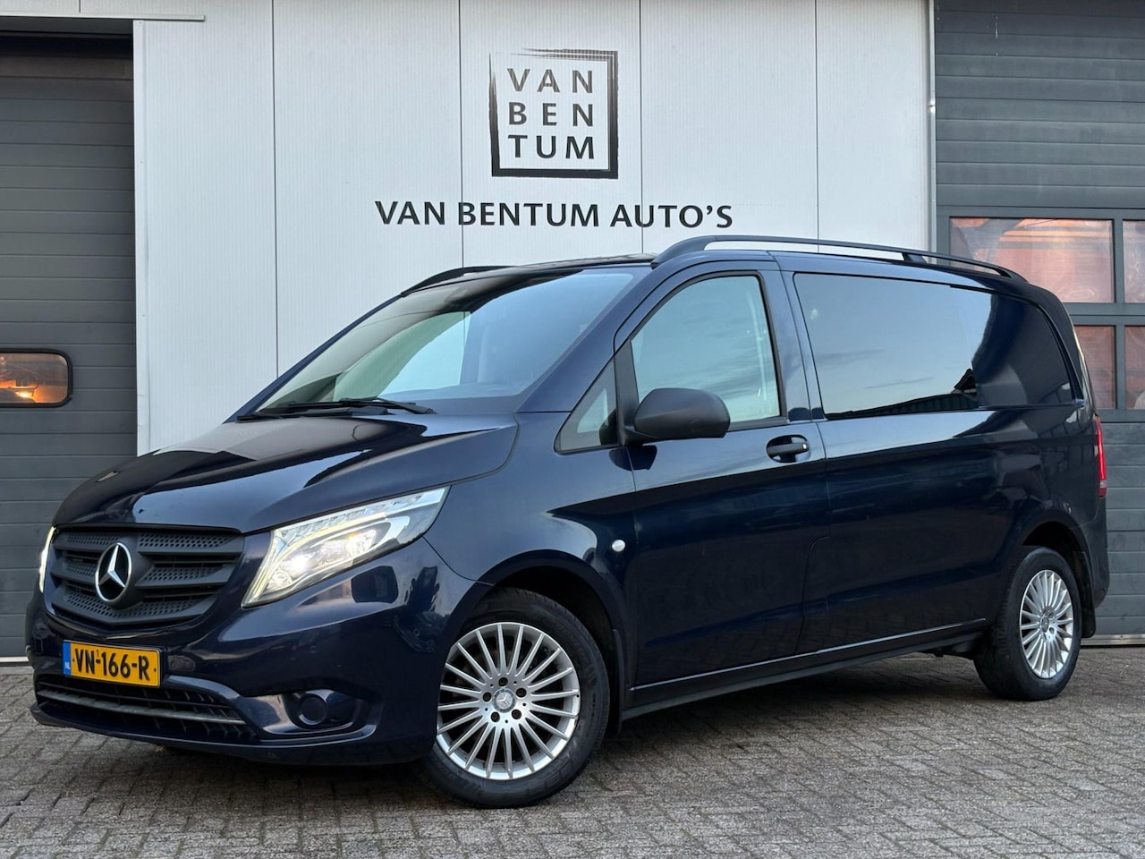 Mercedes-Benz Vito - 114CDI 2.2 140pk Autom. Navi Camera Clima Cruise - AutoWereld.nl