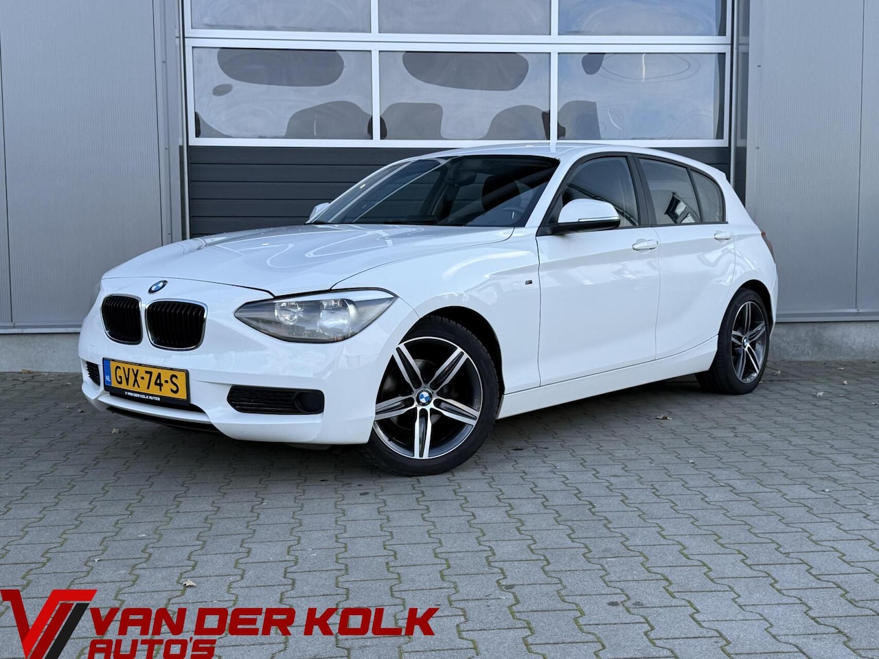 BMW 1-serie - 116i Business Urban Line 5 Deurs Lichtmetaal Airco - AutoWereld.nl