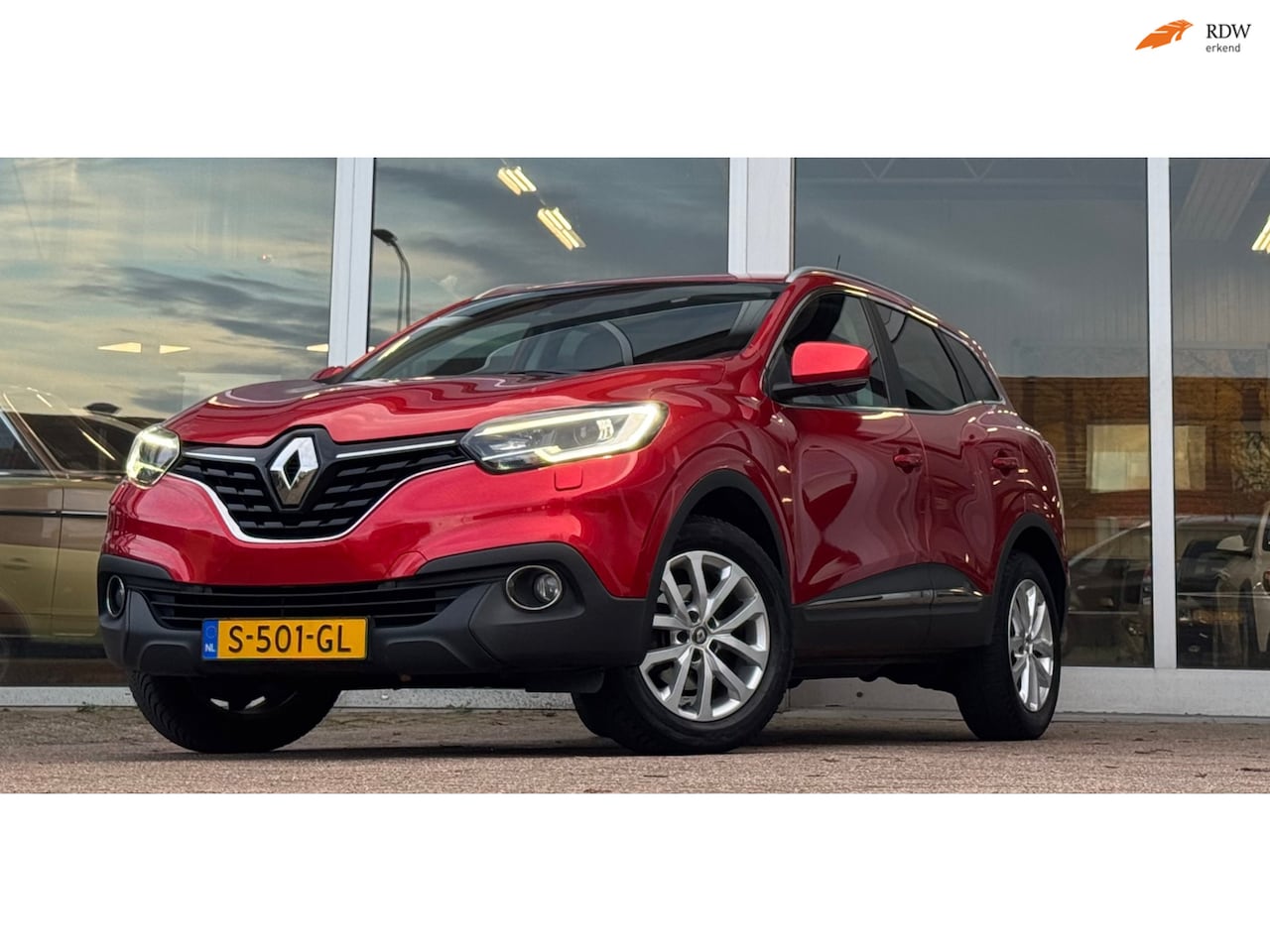 Renault Kadjar - 1.2 TCe Limited 100% Onderhouden Navigatie Allseason banden - AutoWereld.nl