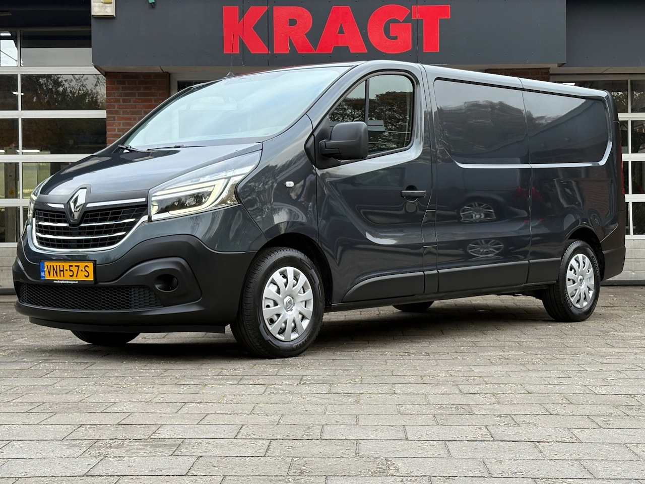 Renault Trafic - 2.0 dCi 145 T29 L2H1 AUTOMAAT|1e EIG|NAP|145PK/airco|cruise|navi|bluetooth|trekhaak|LED|EU - AutoWereld.nl