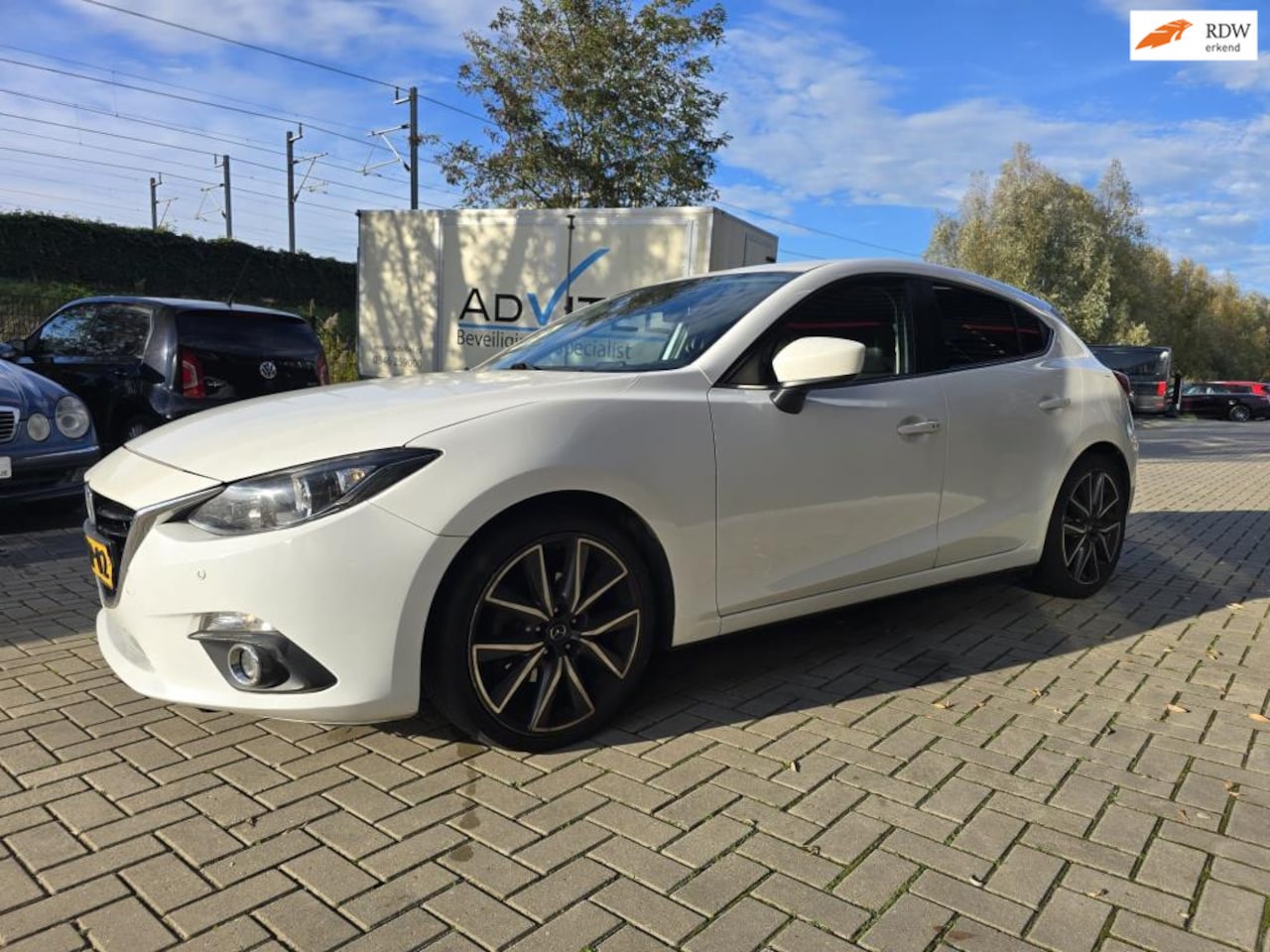 Mazda 3 - 2.0 GT-M / AUTOMAAT / ELEC. PAKKET / LEDER / CAMERA / NAVI / NW APK - AutoWereld.nl