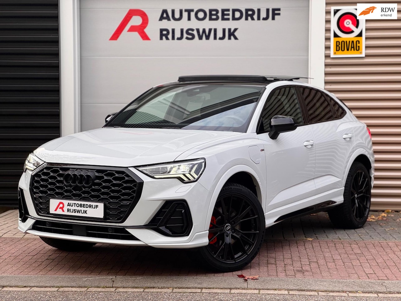 Audi Q3 Sportback - 45 TFSI e S Edition Pano/Leer/Sfeer/Keyless/Matrix - AutoWereld.nl
