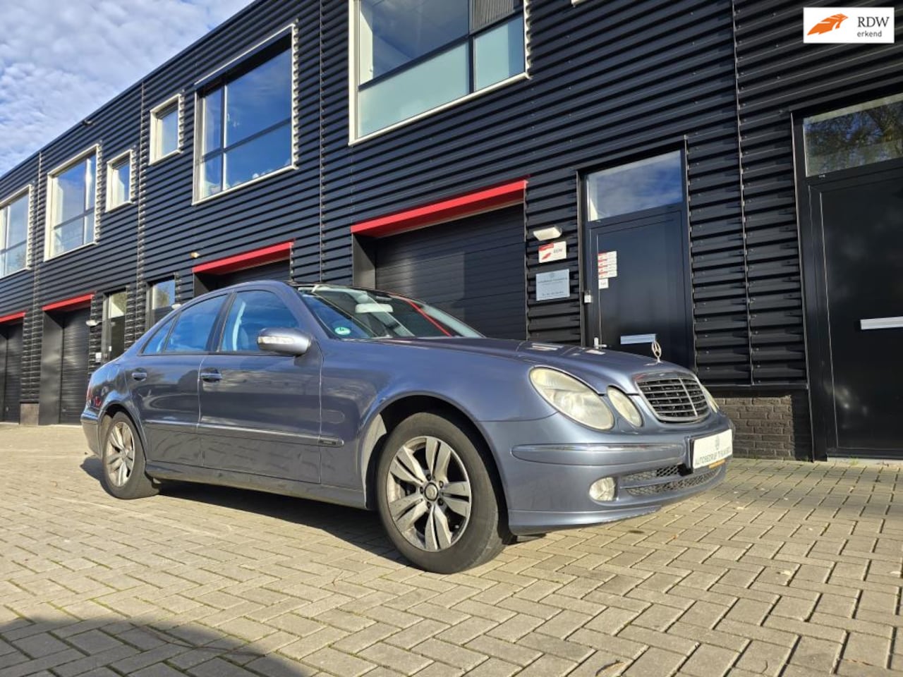 Mercedes-Benz E-klasse - 240 Avantgarde / PANO DAK / PDC / XENON / CRUISE CONTROL / NAVI - AutoWereld.nl