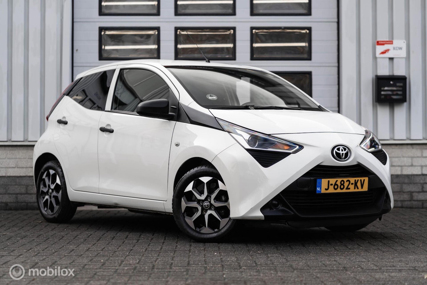 Toyota Aygo - 1.0 VVT-i x-fun Airco Carplay Cruise Led NAP - AutoWereld.nl