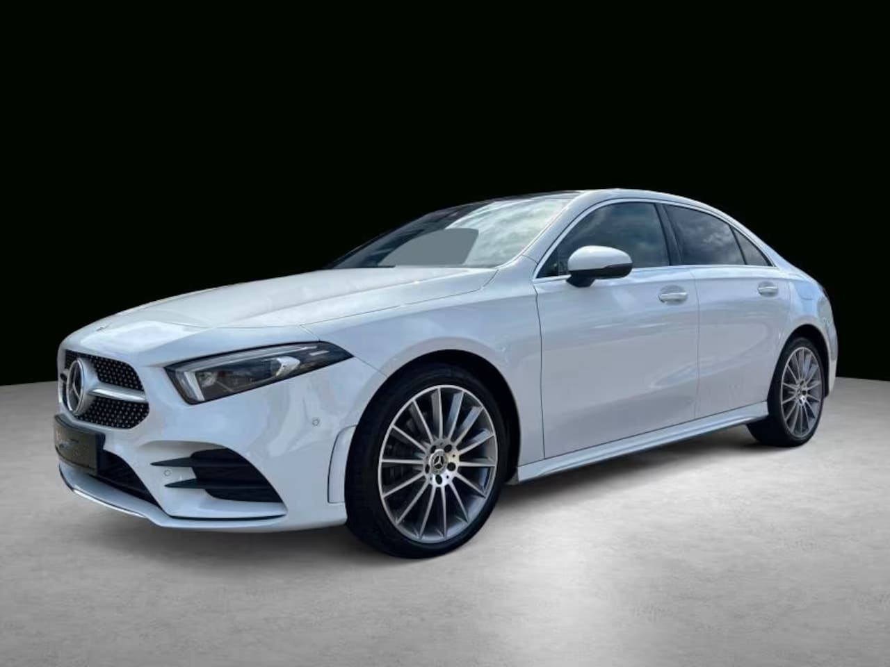 Mercedes-Benz A-klasse - 250e AMG Line ** HP-LED, NAVI+, PANORAMA, DISTR, HuD, KEYLESS, 19-inch LMV ** 1e EIG - UNF - AutoWereld.nl