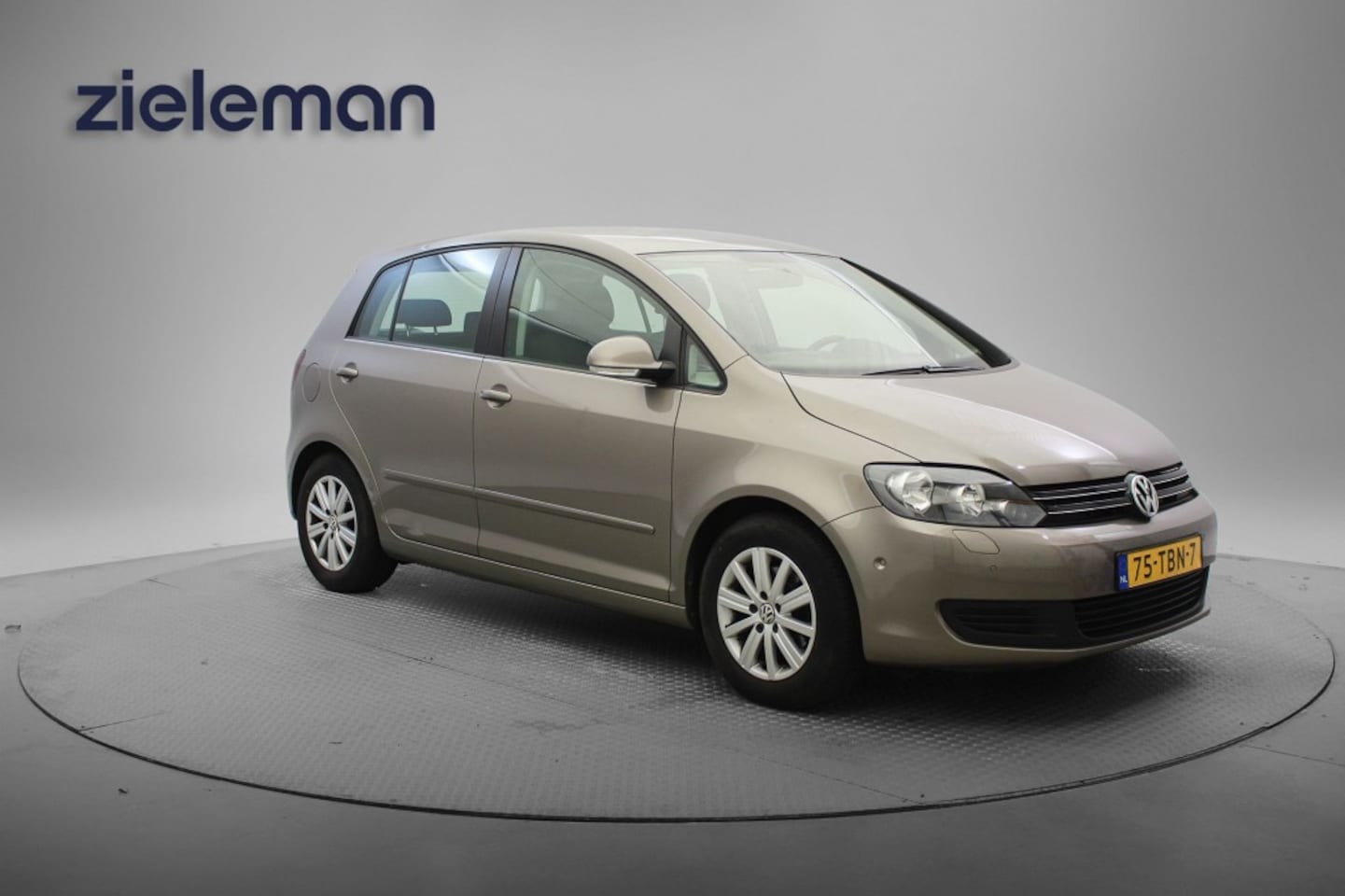 Volkswagen Golf Plus - 1.2 TSI Comfortline BlueMotion - Cruise, Clima, Trekhaak, NAP - AutoWereld.nl