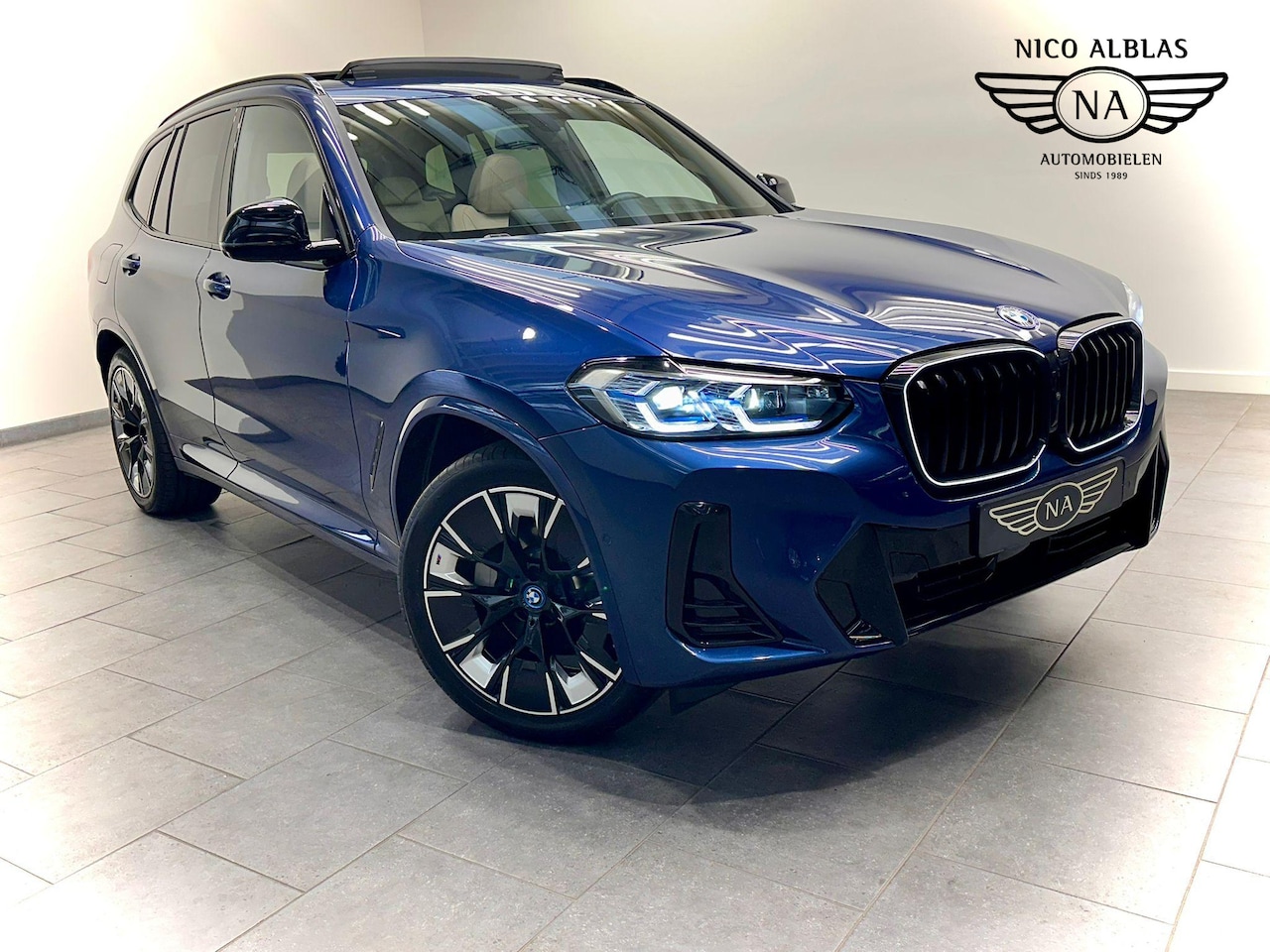 BMW iX3 - M-Sport 80 kWh |pano|full options|HUD - AutoWereld.nl