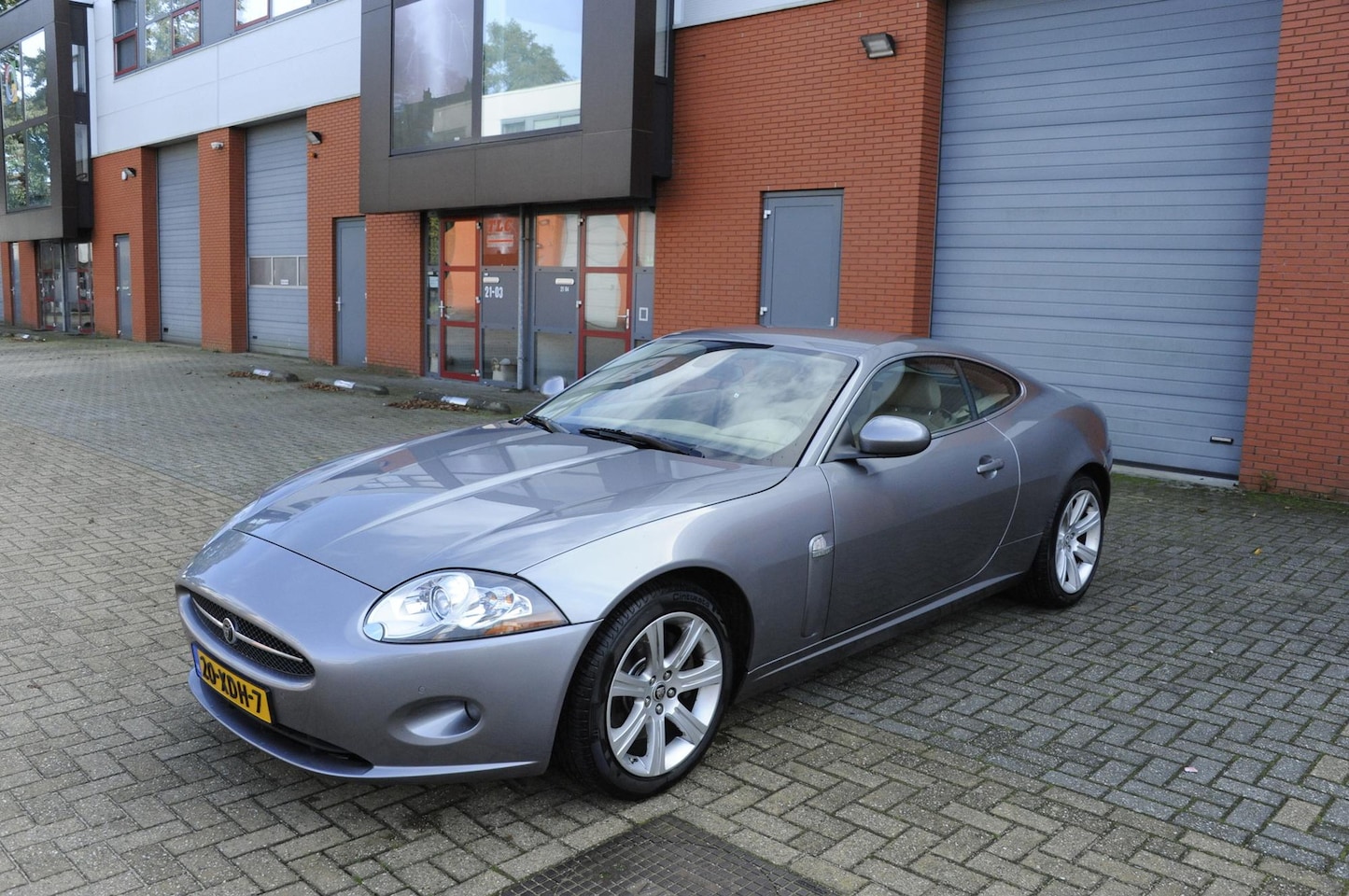 Jaguar XK - 4.2 V8 Coupé Youngtimer - AutoWereld.nl