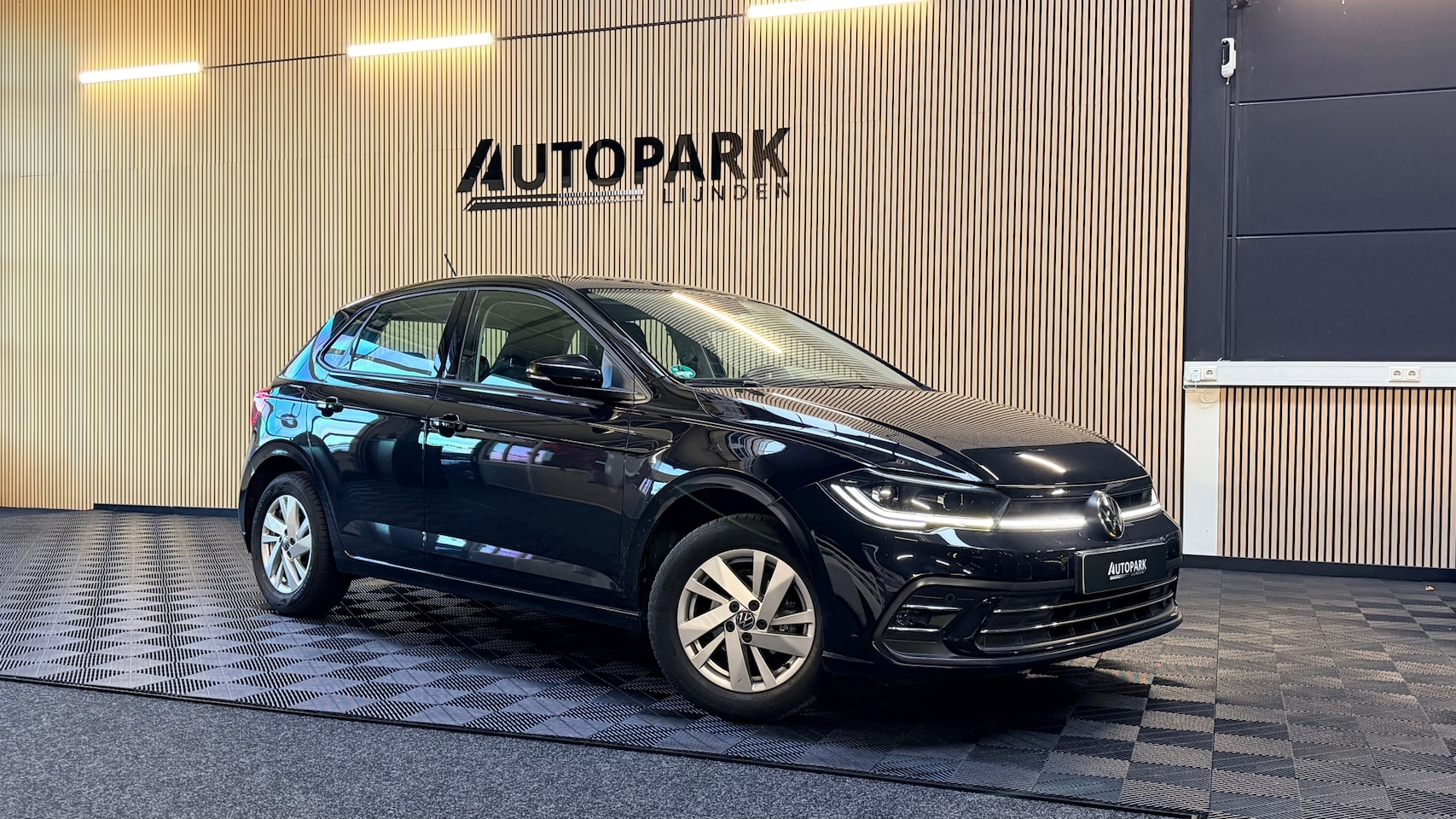 Volkswagen Polo - 1.0 TSI Life Business AUTOMAAT/VIRTUAL/IQ-LIGHTS/ACC/CAMERA/CARPLAY/STOELVERWARMING - AutoWereld.nl