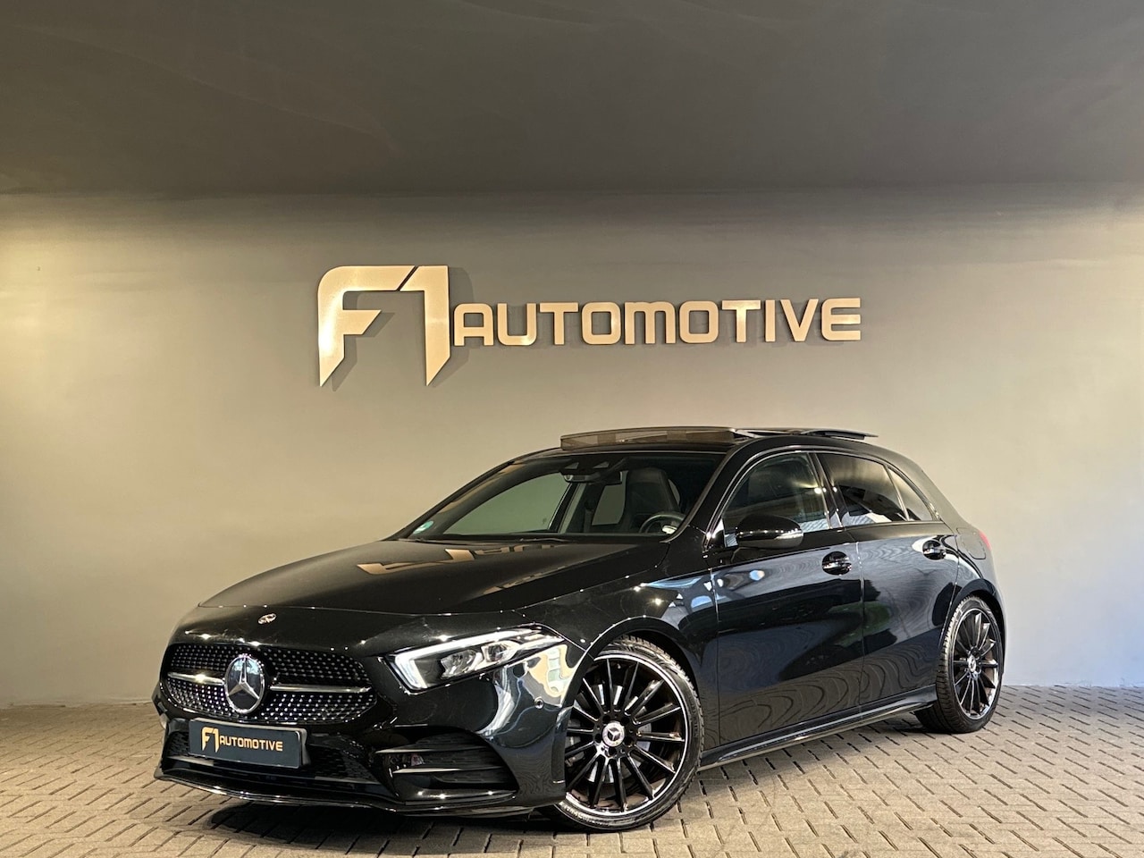 Mercedes-Benz A-klasse - 220 AMG Pano|Night|Sfeer|Camera|19” - AutoWereld.nl