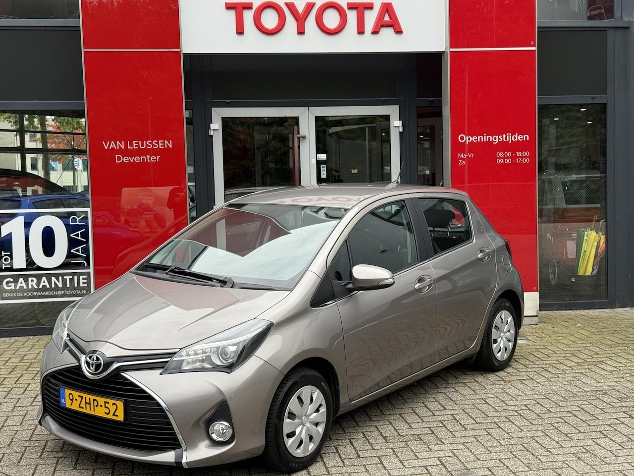 Toyota Yaris - 1.0 VVT-i Aspiration NL-AUTO ALL SEASON BANDEN NAVI CLIMA BLUETOOTH CAMERA - AutoWereld.nl