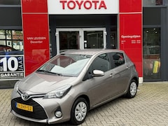 Toyota Yaris - ASPIRATION 5-DEURS NL-AUTO ALL-SEASON NAVIGATIE CLIMA BLUETOOTH CAMERA HALF-LEDER