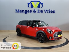 MINI Clubman - 1.5 Cooper Business Edition Airco ECC | Panorama | Harman Kardon | Trekhaak | Keyless | Le