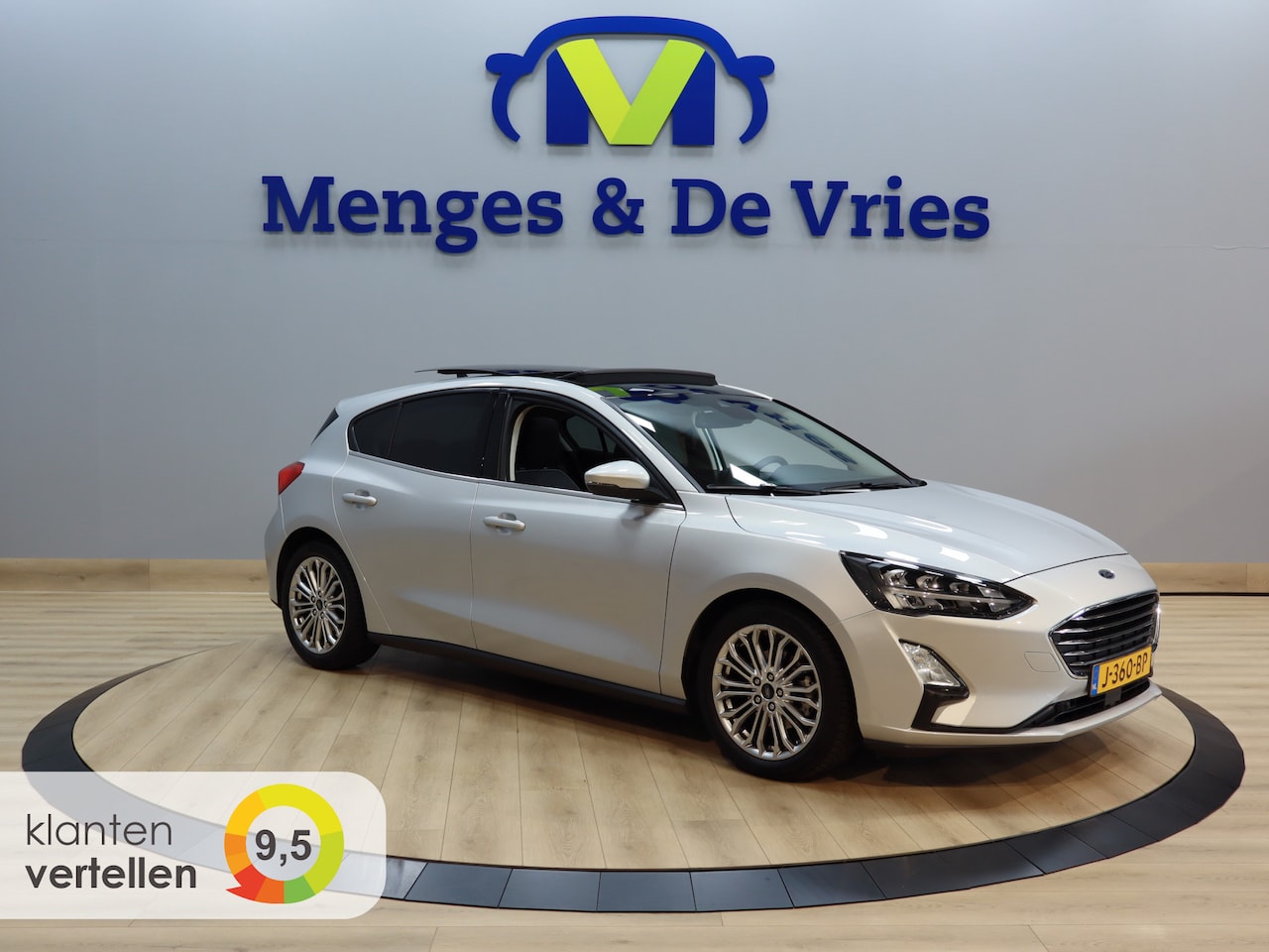 Ford Focus - 1.0 EcoBoost Titanium Business Airco ECC | Panorama | Stuur Verwarming | Adaptive Cruise | - AutoWereld.nl