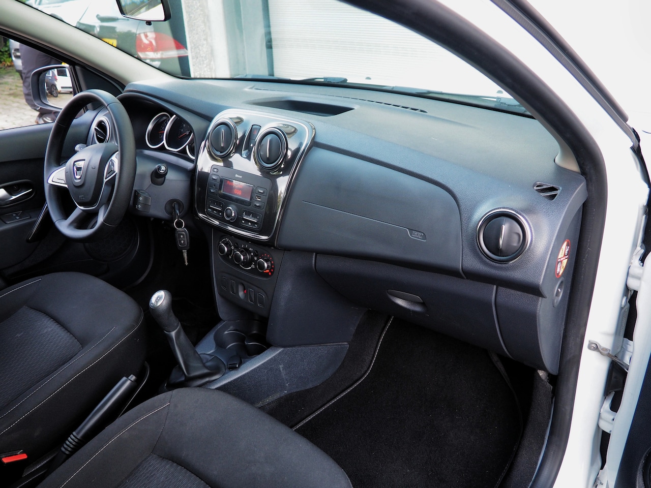 Dacia Sandero - 1.0 Sce Laureate NW MOTOR! AIRCO TREKH.