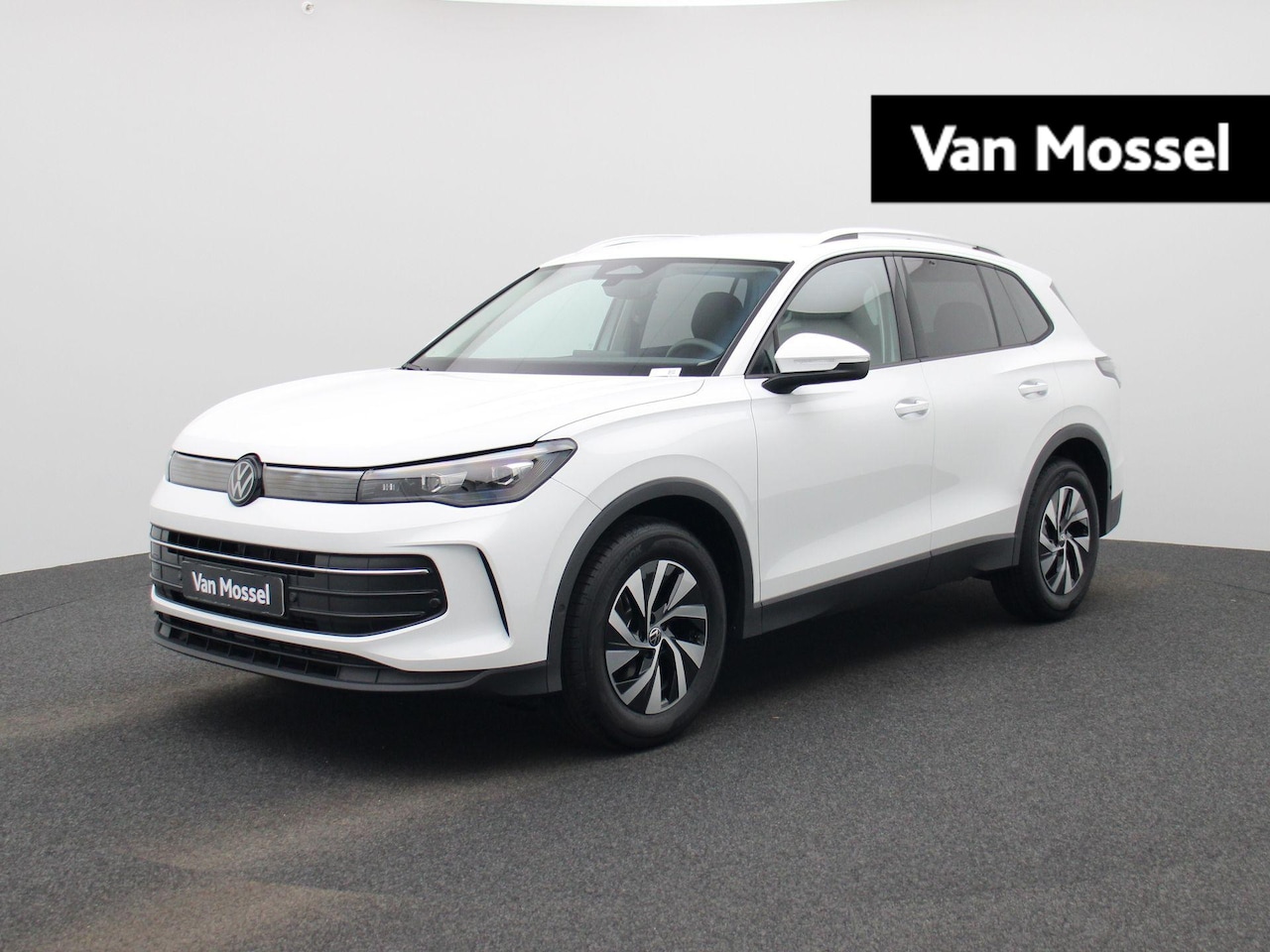 Volkswagen Tiguan - 1.5 eTSI Life Edition 130 PK Automaat | Trekhaak | Stoelverwarming | Elektrische achterkle - AutoWereld.nl