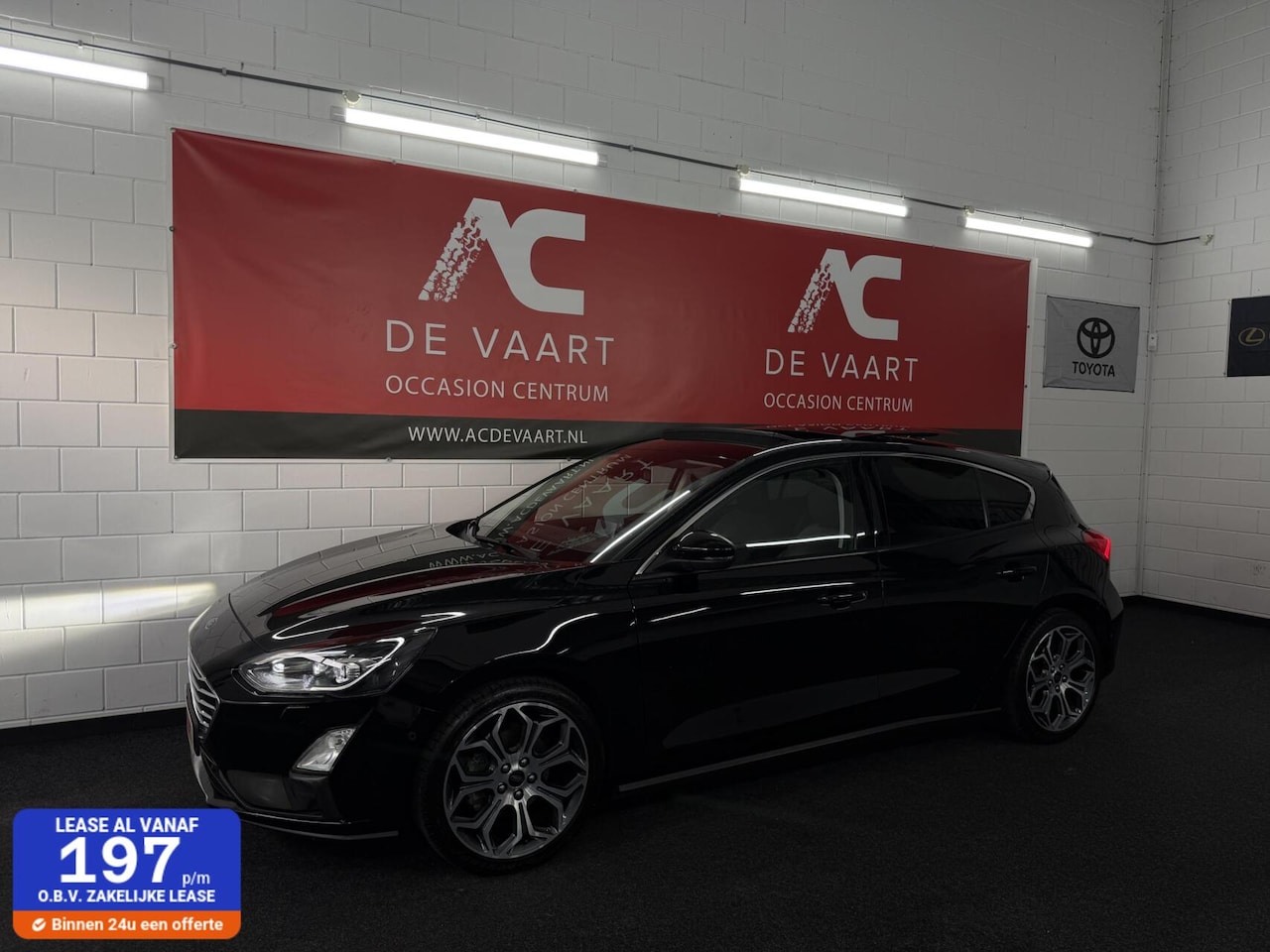 Ford Focus - 1.0 EcoBoost - FULLOPTIONS/PANODAK/CARPLAY/XENON - AutoWereld.nl