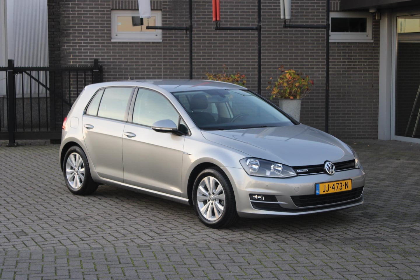 Volkswagen Golf - 1.0 TSI Comfortline Apple Android/Navi/Clima/Pdc - AutoWereld.nl