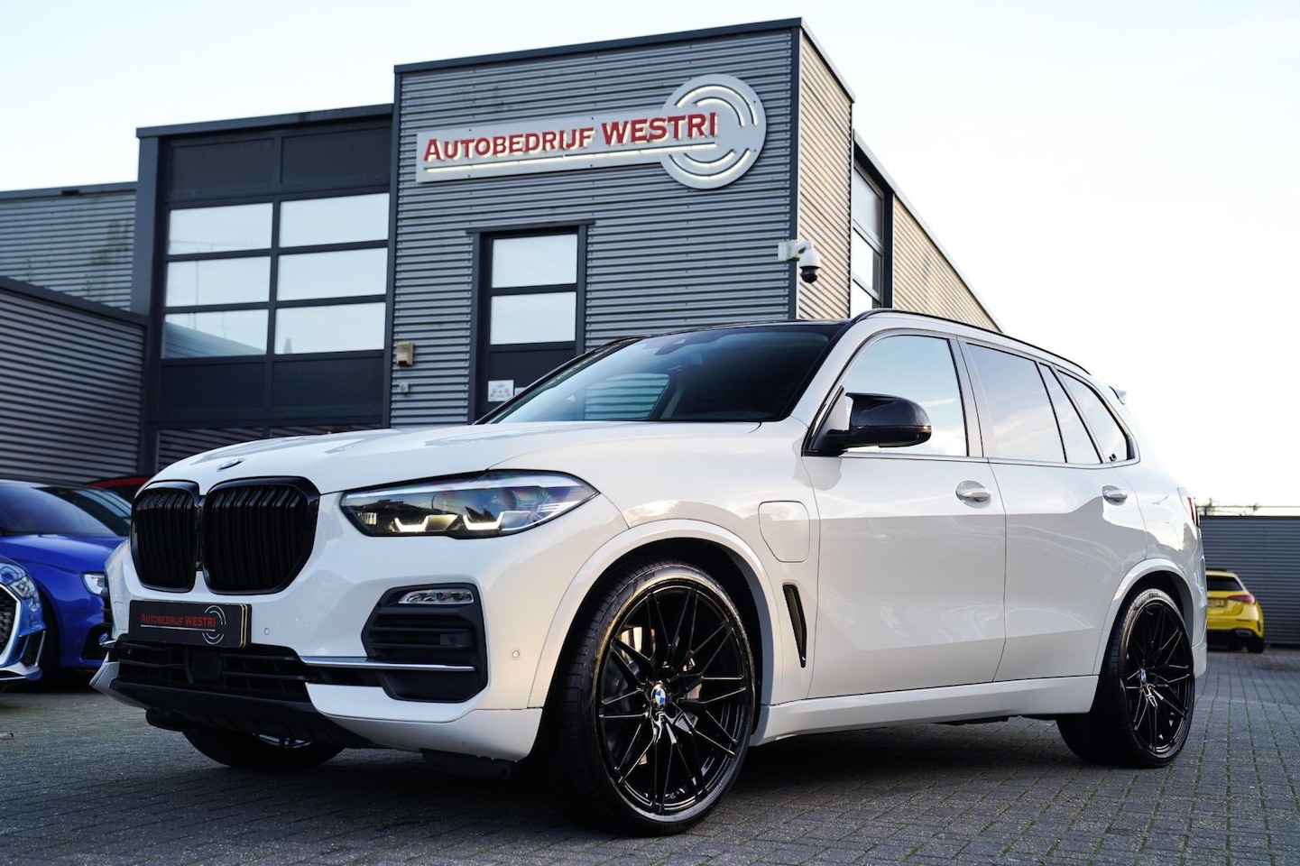 BMW X5 - XDrive45e High Executive | M-pakket | LED | Adaptieve Cruise | 360 camera | Hybride | Luxe - AutoWereld.nl
