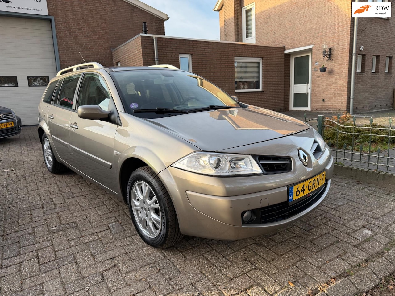 Renault Mégane Grand Tour - 1.6-16V Business Line 1.6-16V Business Line - AutoWereld.nl