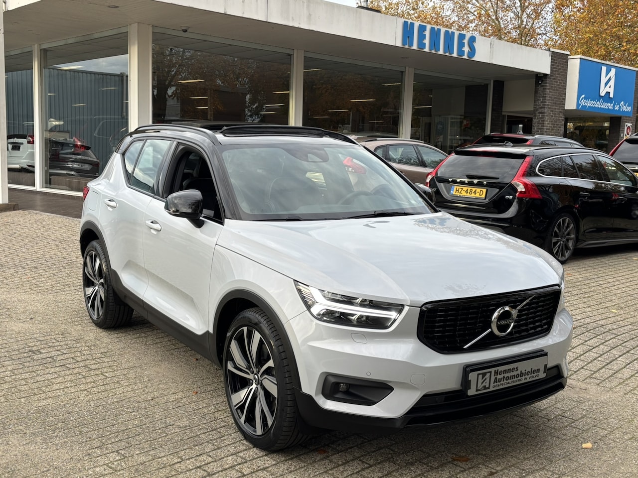 Volvo XC40 - 1.5 T4 211pk Recharge R-Design Pano Keyless ACC / Pilot Assist - AutoWereld.nl