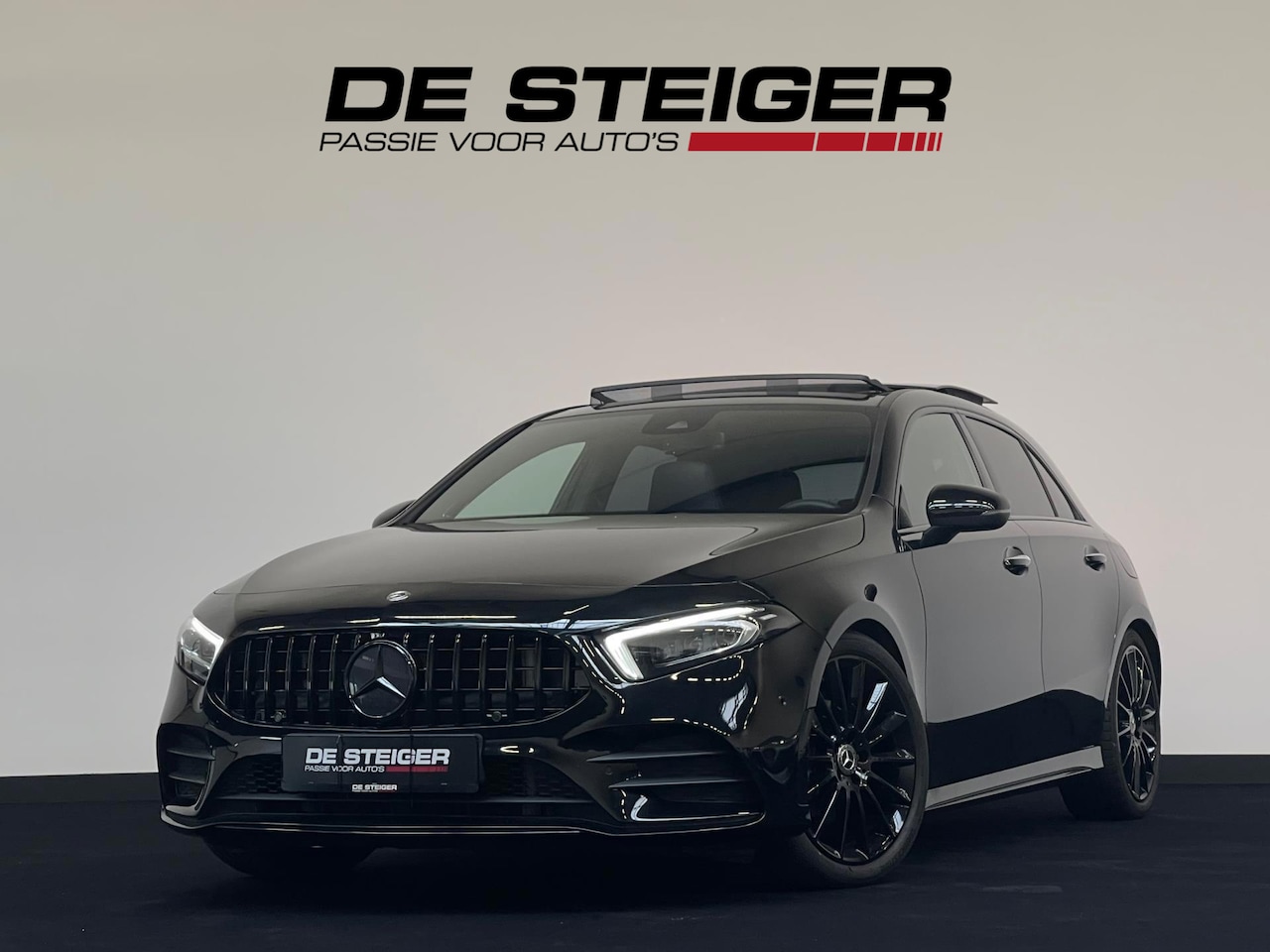 Mercedes-Benz A-klasse - 200 AMG Blackpack Pano Multibeam Sfeer - AutoWereld.nl