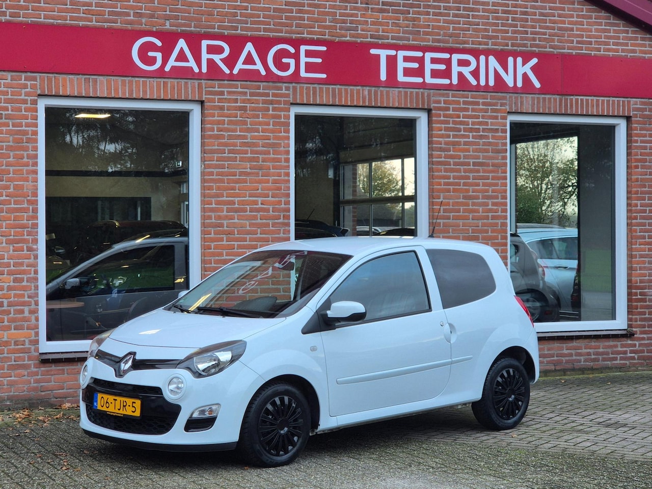 Renault Twingo - 1.2 16V Collection 75PK 3drs airco, cruise, elektr.ramen, radio/cd RIJKLAAR - AutoWereld.nl