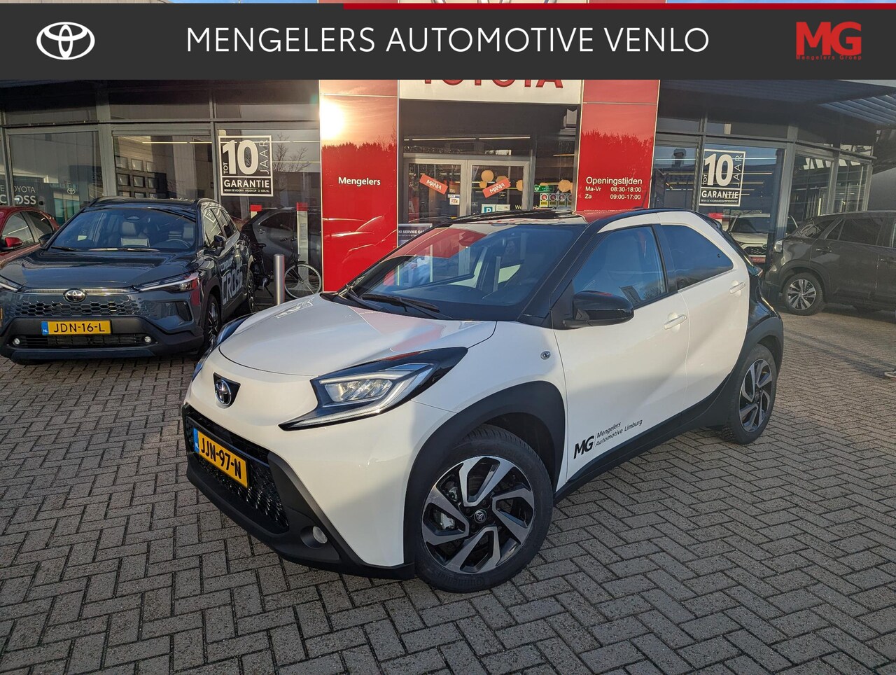 Toyota Aygo X - 1.0 VVT-i MT Pulse | Rijklaar | BTWauto | All season | Clima| - AutoWereld.nl