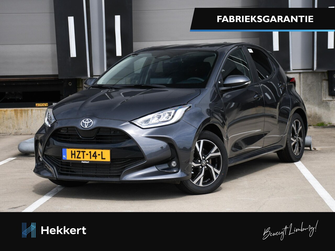 Toyota Yaris - Dynamic 1.5 Hybrid 115pk Automaat 16''LM | STOELVERW. VOOR | ADAPT. CRUISE | DAB | PDC + C - AutoWereld.nl