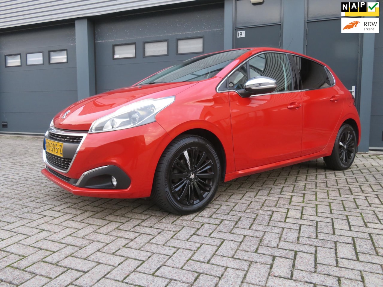 Peugeot 208 - 1.2 PureTech Allure 127.150 km nap - AutoWereld.nl