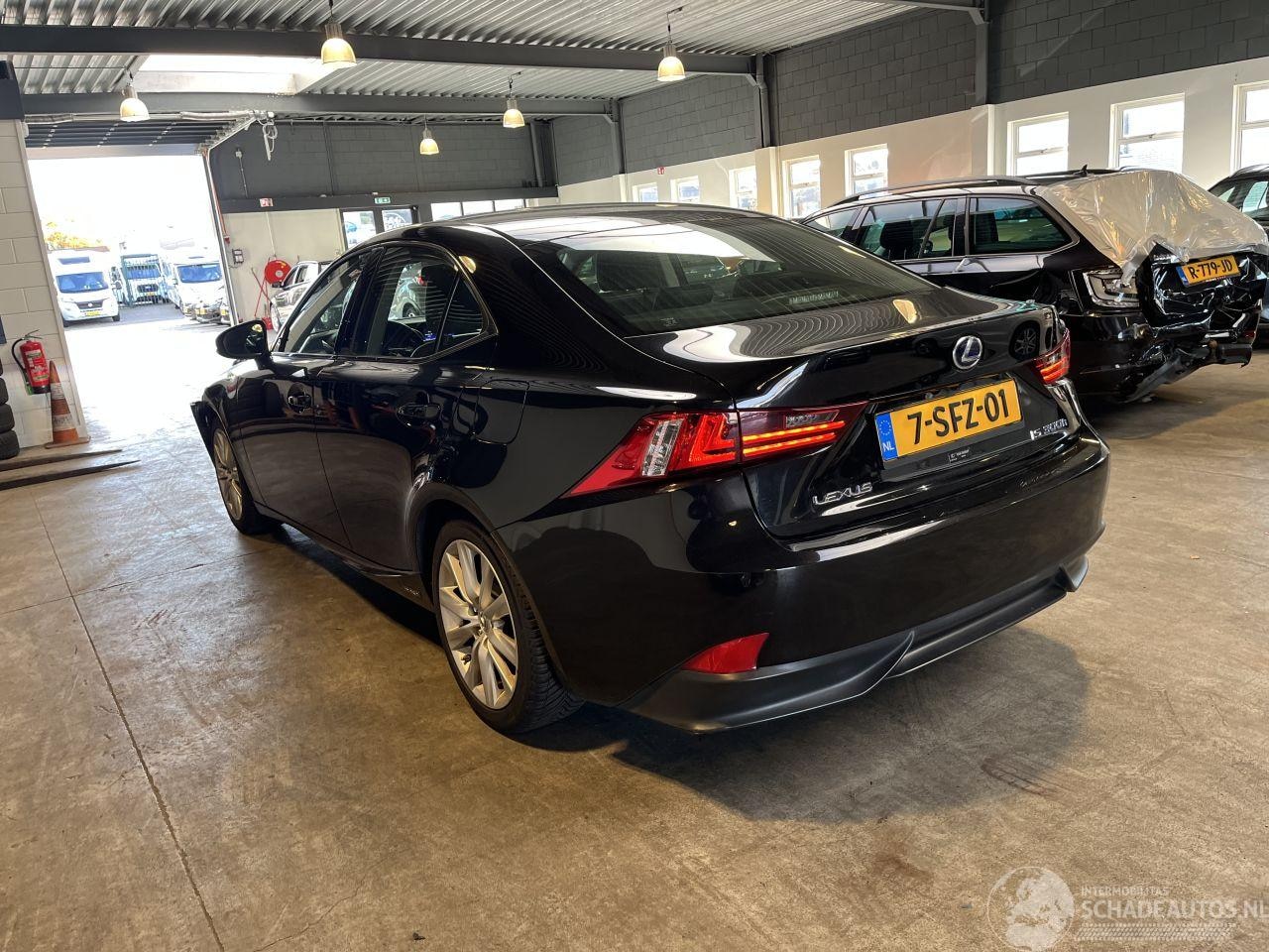 Lexus IS - 300h Luxury 93.000 KM NAP!