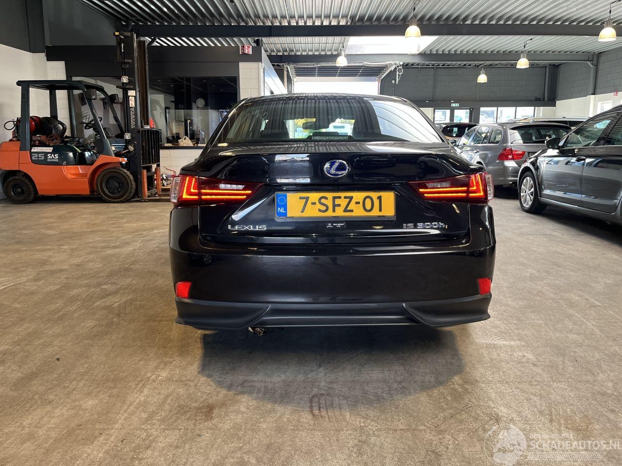 Lexus IS - 300h Luxury 93.000 KM NAP!