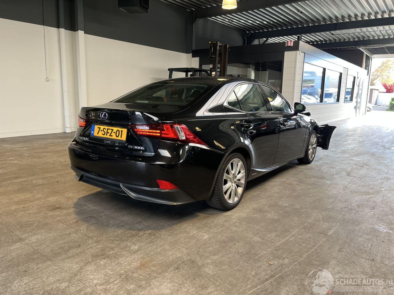 Lexus IS - 300h Luxury 93.000 KM NAP!