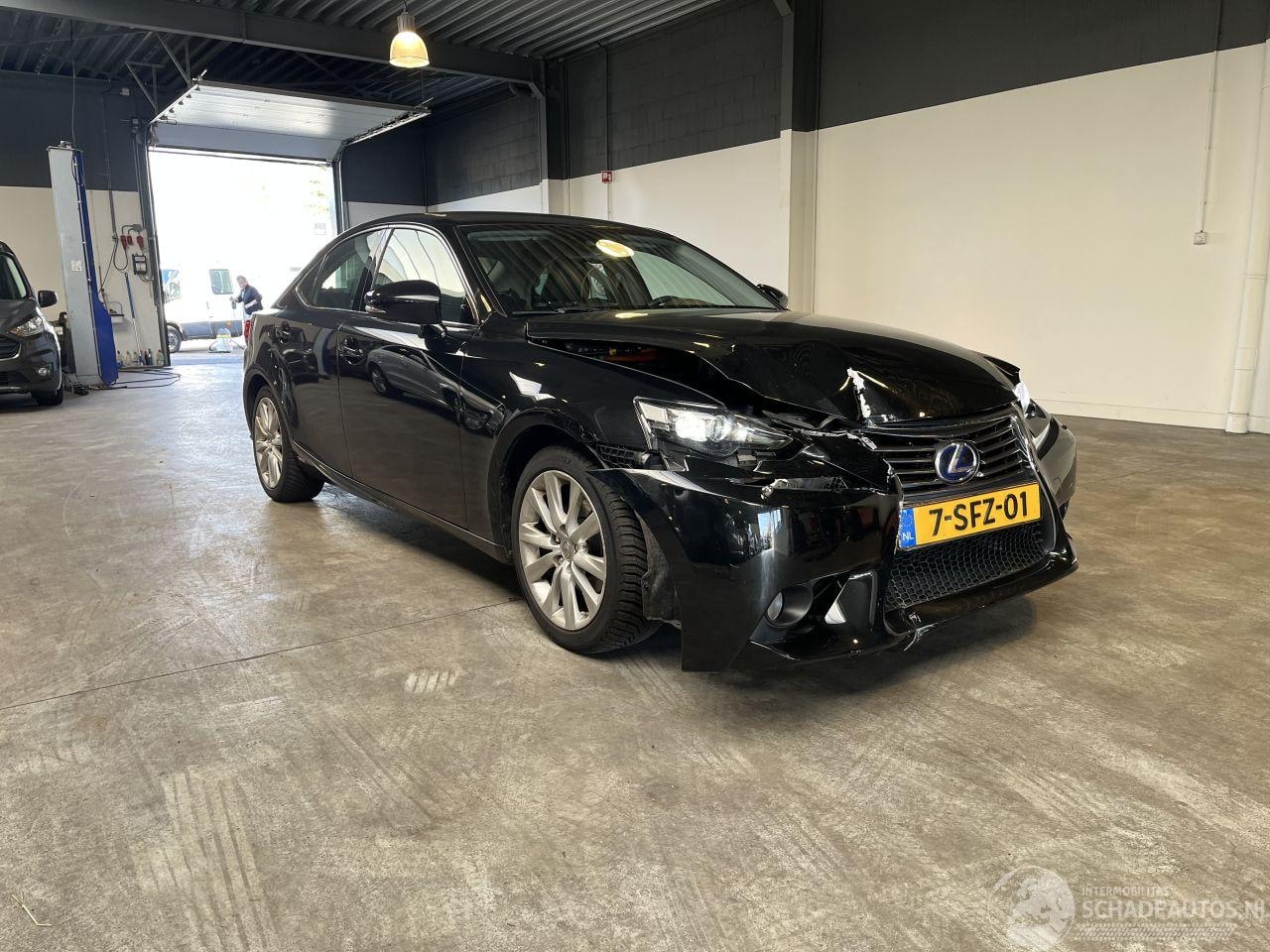 Lexus IS - 300h Luxury 93.000 KM NAP!