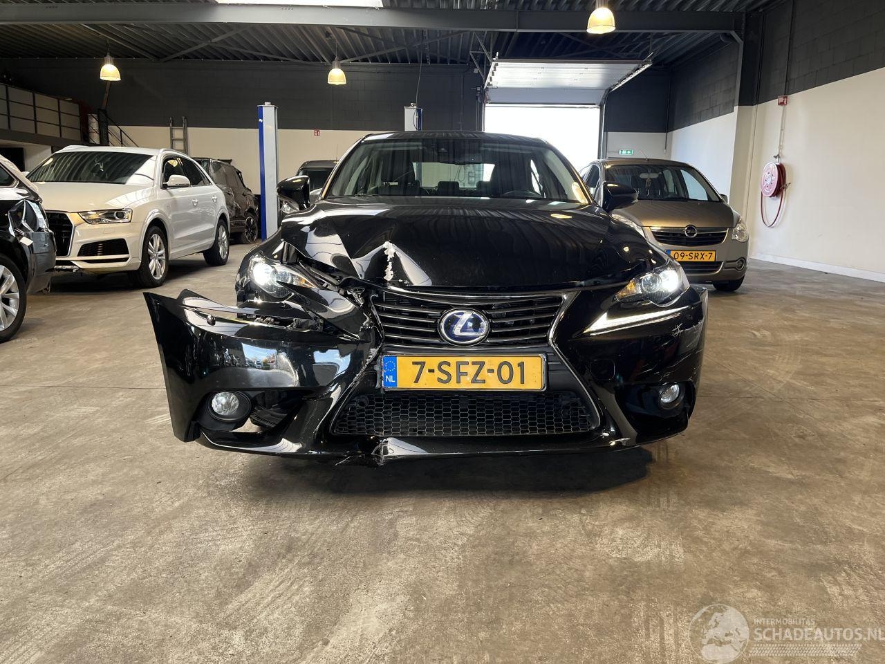 Lexus IS - 300h Luxury 93.000 KM NAP!